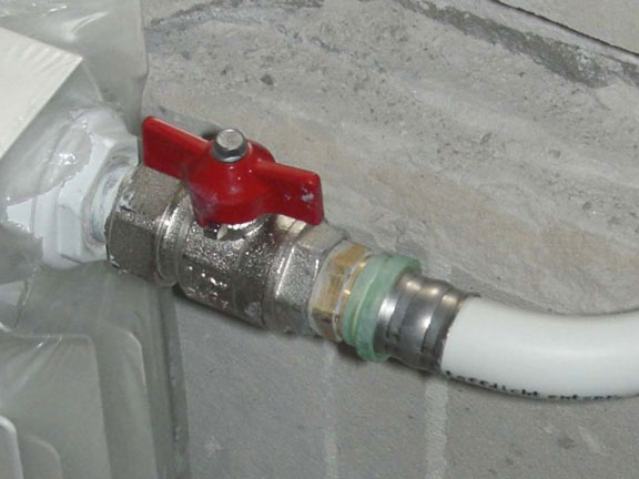 Installation of metalplastic pipes