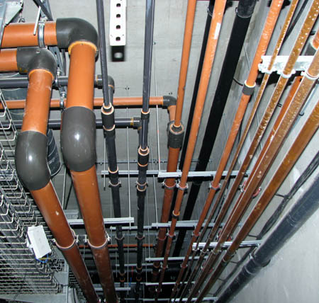 Advantages of plastic pipes and types of connection